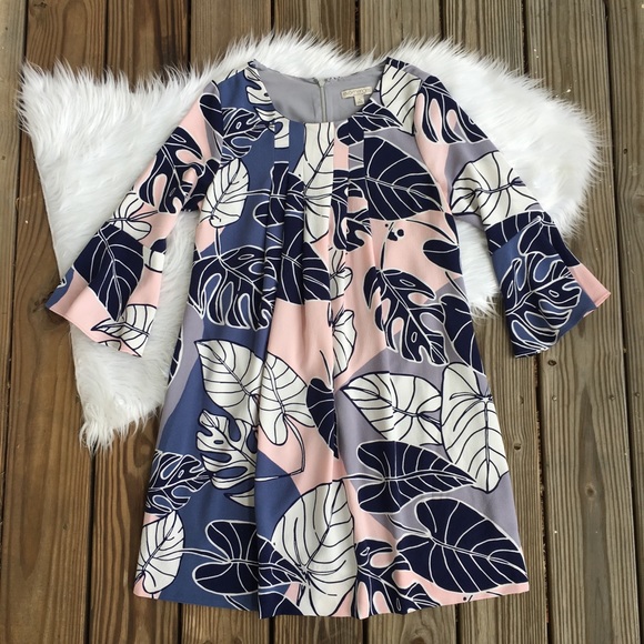 New York & Company Dresses & Skirts - Eva Mendes NY&Co. Bell Sleeve Leaf Shift Dress